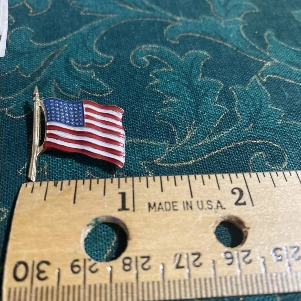 Vintage American Flag Lapel Pin Tie Back Hat Pin Waving July Fourth‎ Patriotic